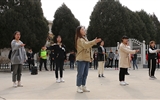 電子信息工程系分團(tuán)委組織開(kāi)展“你我共牽手，愛(ài)心送溫暖”志愿服務(wù)活動(dòng)